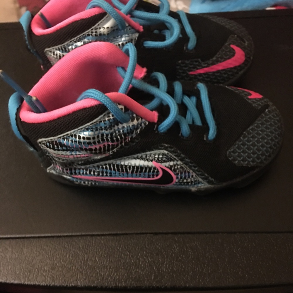 Like new Toddler 6C Nike!